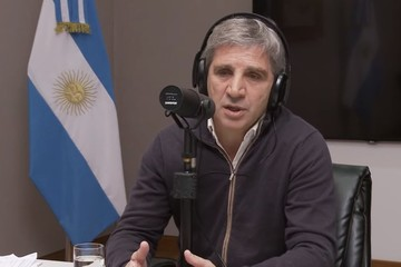 Caputo destacó que se pueden hacer facturas en dólares y se anticipó a un anuncio de una nueva tarjeta