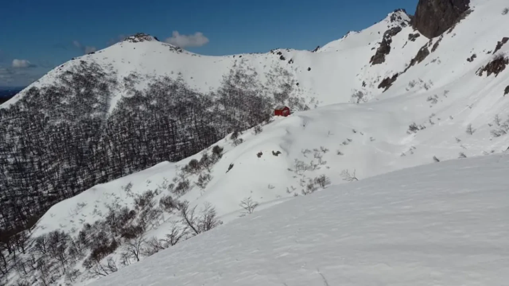 Avalancha en el Cerro López de Bariloche: hallaron con vida al desaparecido