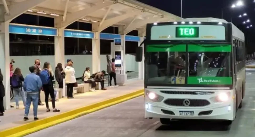El Gobierno dictó conciliación obligatoria y se suspende el paro de colectivos