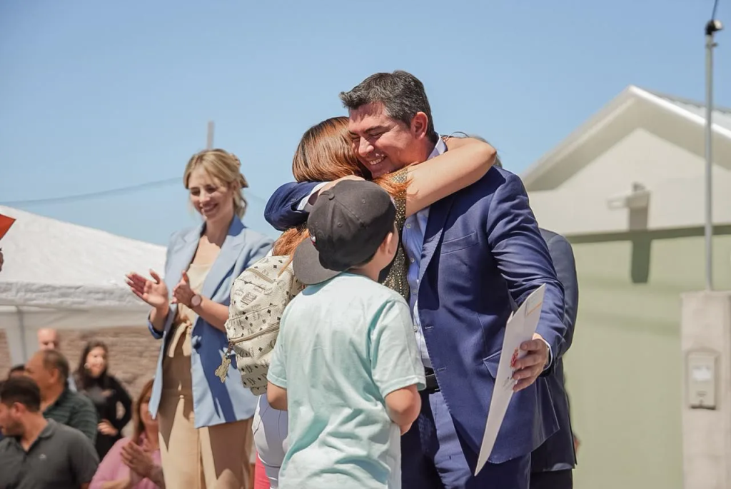 Más de 50 familias sanjuaninas cumplieron el sueño de la casa propia este lunes